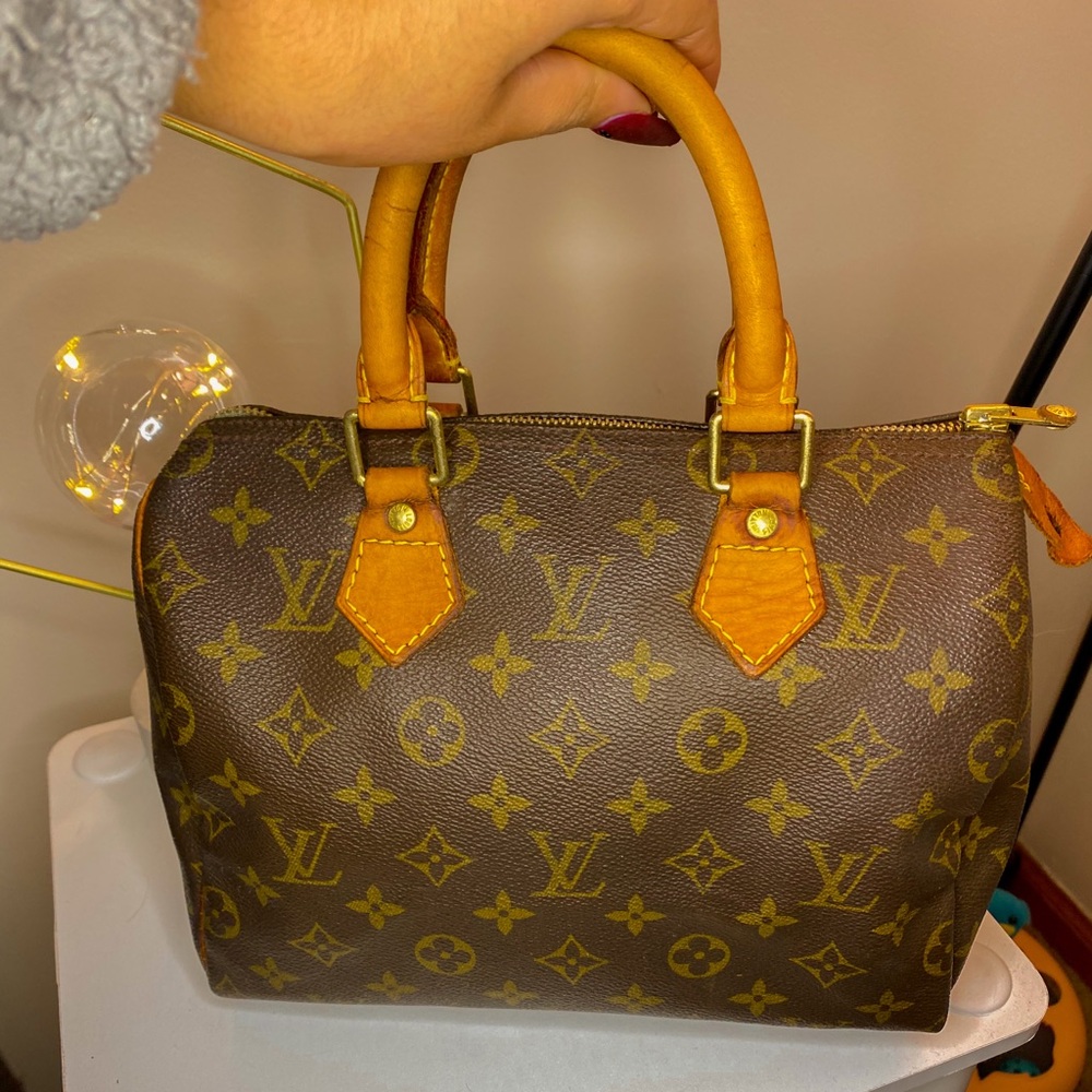 Authentic Louis Vuitton Bag Speedy 25 Monogram